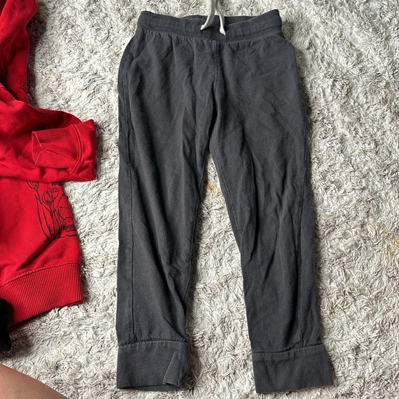 4T boys guess kids, black T-shirt, rabbit, bear hoodie, Old Navy sweats - Picture 10 of 13